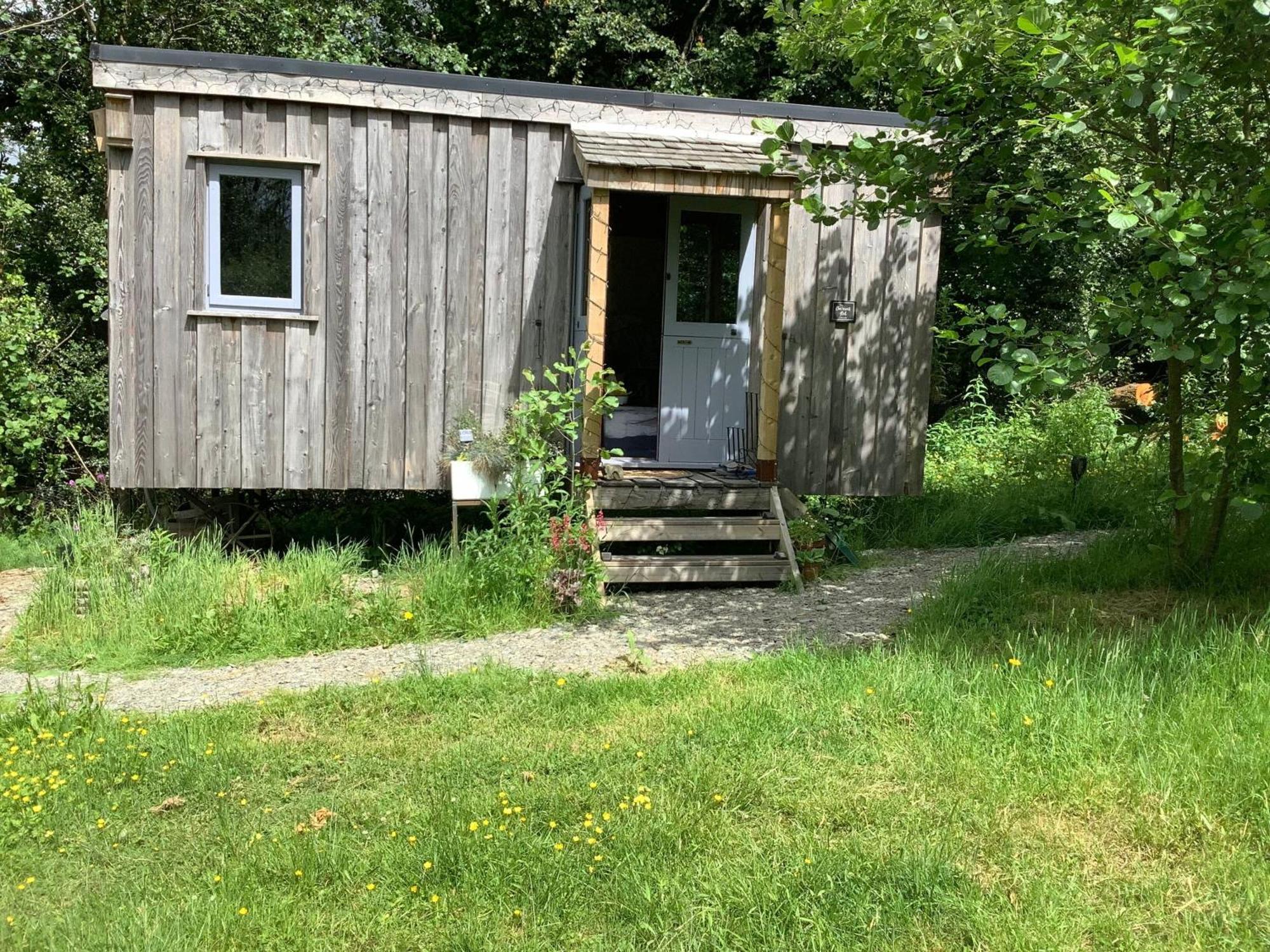 The Charcoal Hut Woodland Retreat