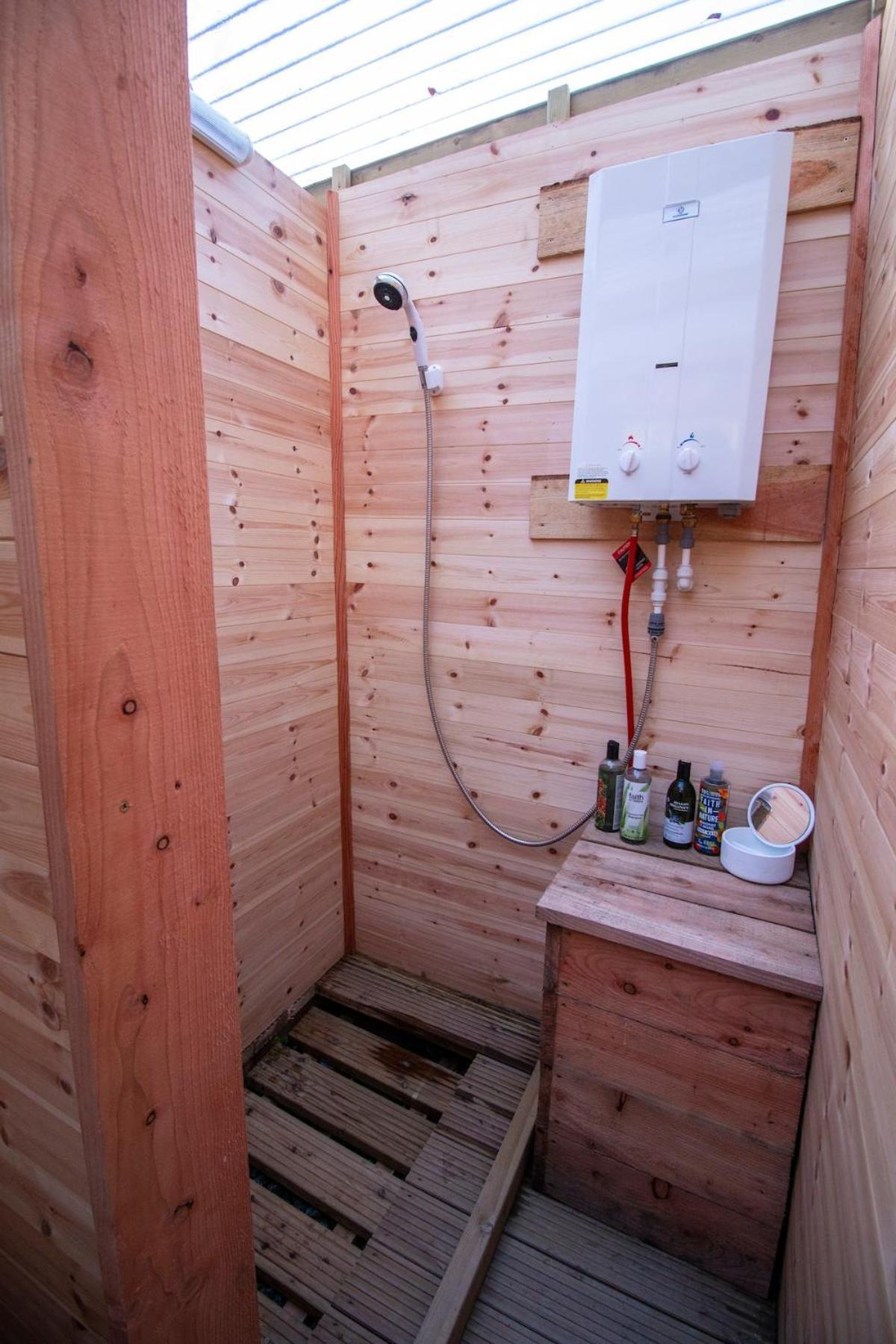The Charcoal Hut Woodland Retreat Llandovery